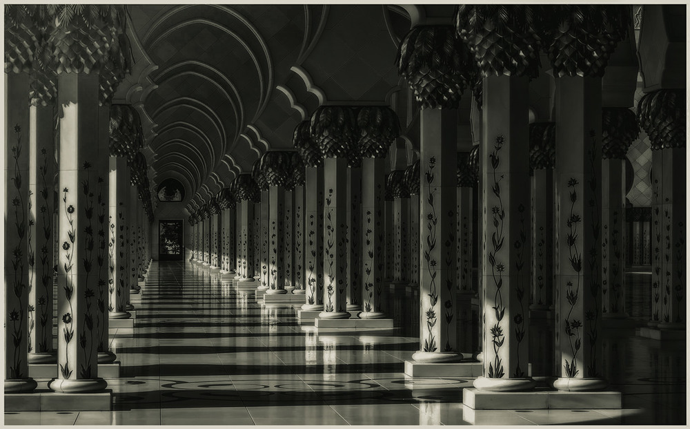 Фотографія Утро в мечете...Абу-Даби.ОАЭ. / Александр Вивчарик / photographers.ua