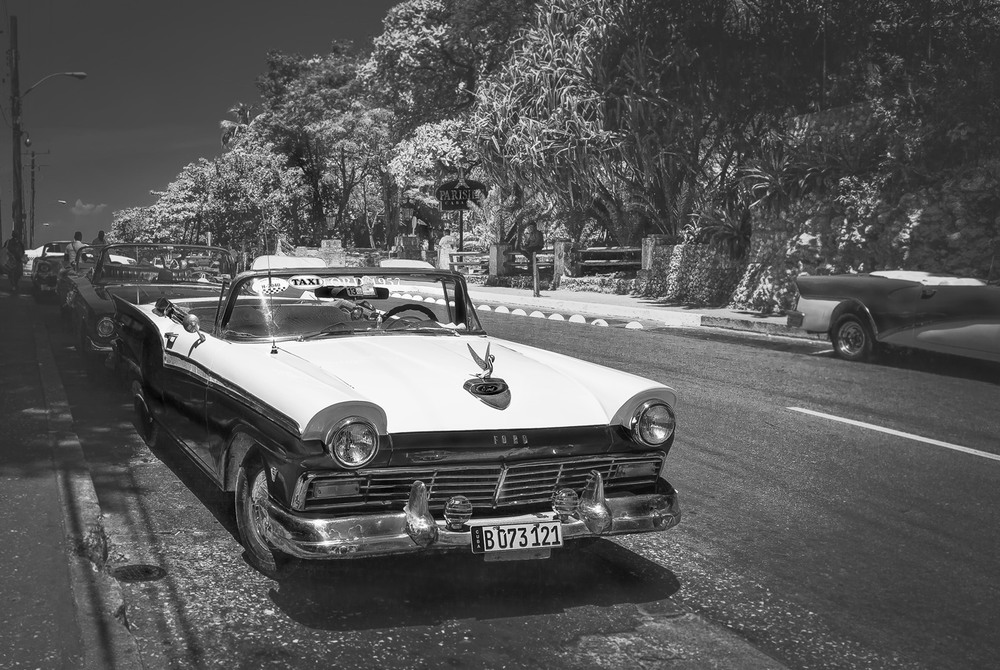 Фотографія "Это Куба...детка..."(с)...(FO RD 1957 года).Улицами Гаваны. / Александр Вивчарик / photographers.ua