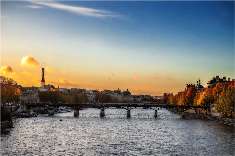 Фотографія Вечерело...Сена в Париже. Вид с моста Пон-Нёф.Франция. / Александр Вивчарик / photographers.ua