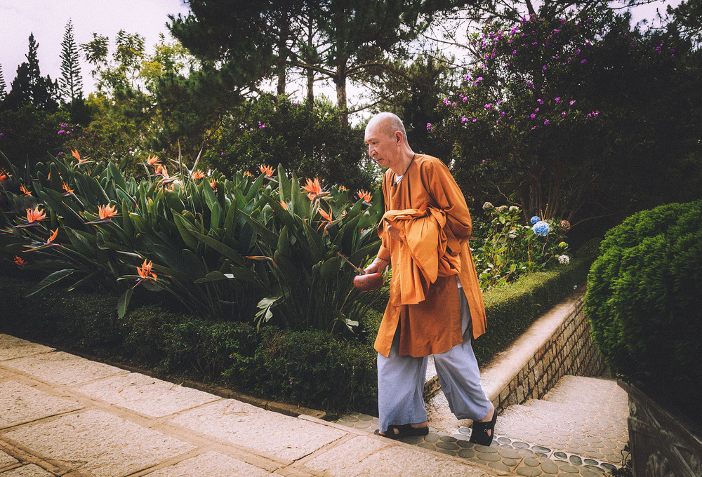 Фотографія Буддийский монах...Сайгон.Вьетнам. / Александр Вивчарик / photographers.ua