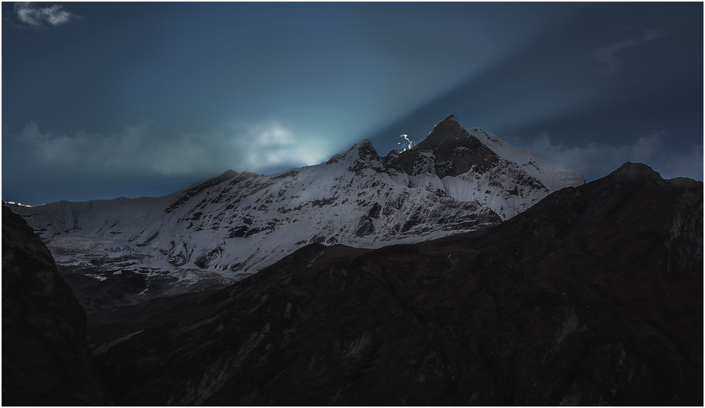 Фотографія А там за вершинами...солнце!!! Гималаи,Непал...(Из архива,октябрь 2012г.). / Александр Вивчарик / photographers.ua