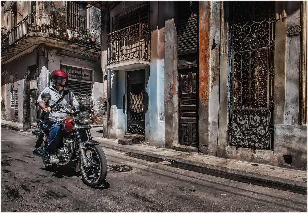 Фотографія Гуляя улочками старой Гаваны...Это Куба...детка(с)... / Александр Вивчарик / photographers.ua