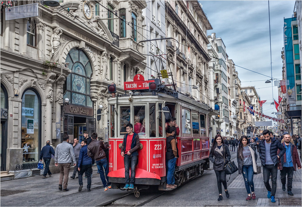 Фотографія Стамбул...улица Истикляль! / Александр Вивчарик / photographers.ua