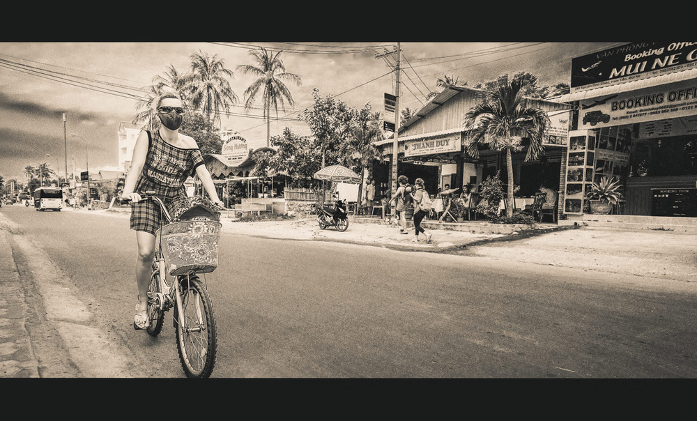 Фотографія ТурЫстка, велосИпедистка. ..Муй Нэ,Вьетнам! / Александр Вивчарик / photographers.ua