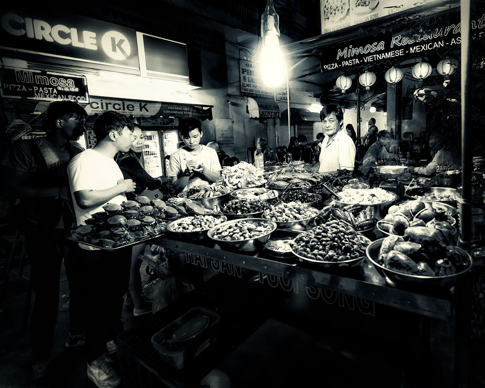 Фотографія Гуляя по улочкам вечернего Сайгона...Вьетнам! / Александр Вивчарик / photographers.ua