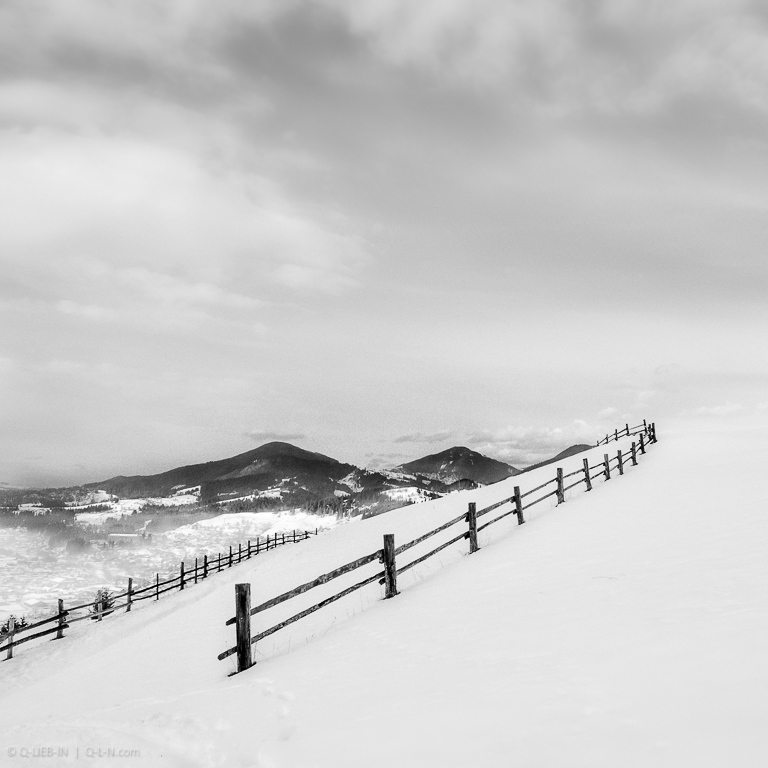 Фотографія Black fence on White snow / Q-lieb In / photographers.ua