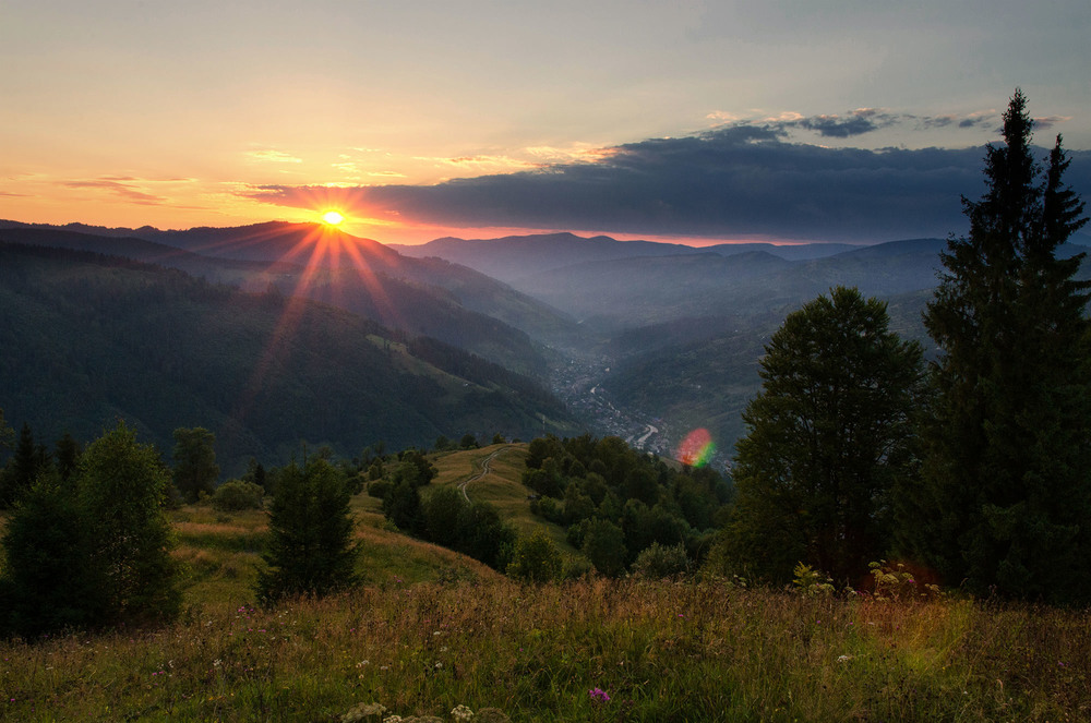 Фотографія Захід сонця над селом Богдан / Андрей Марущинец / photographers.ua