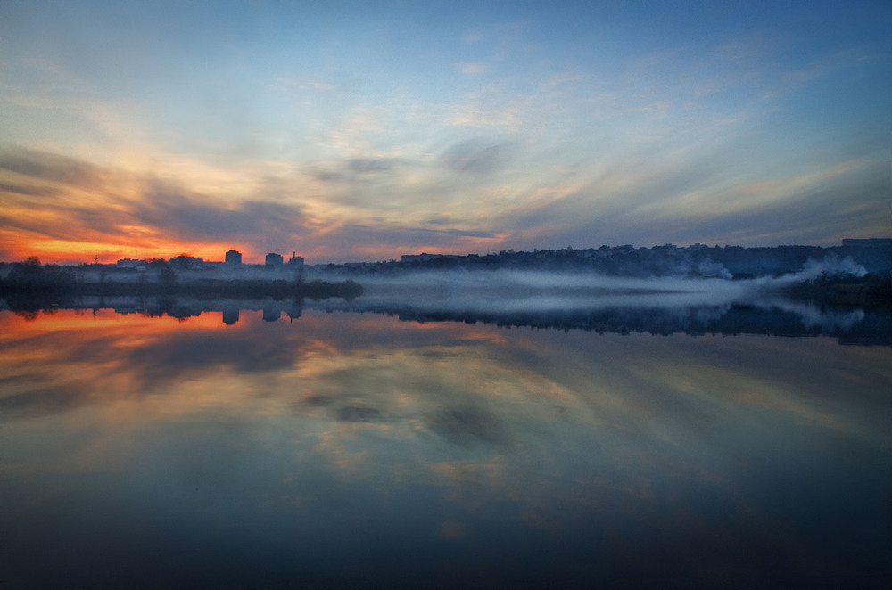 Фотографія Осенний дым струится над рекою / Лидия Цапко / photographers.ua
