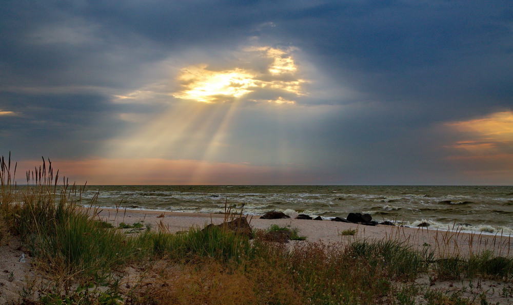 Фотографія Луч солнца перед бурей. / Александр Маренков / photographers.ua
