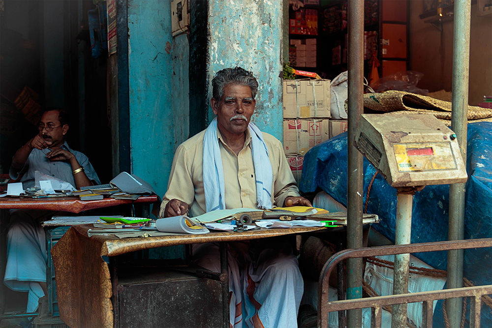 Фотографія бухгалтер на рынке в Индии / Alenka Druzhinina / photographers.ua