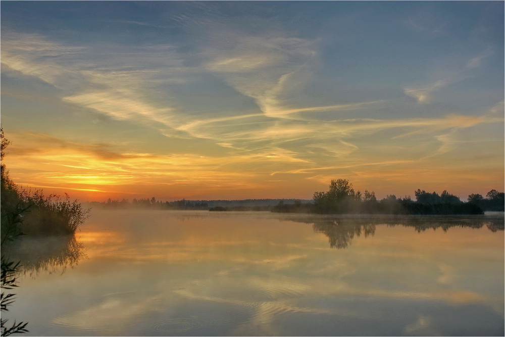 Фотографія Світанок на озері, с.Єрки. / Вл-р Гармаш (Mordatiy_1) / photographers.ua