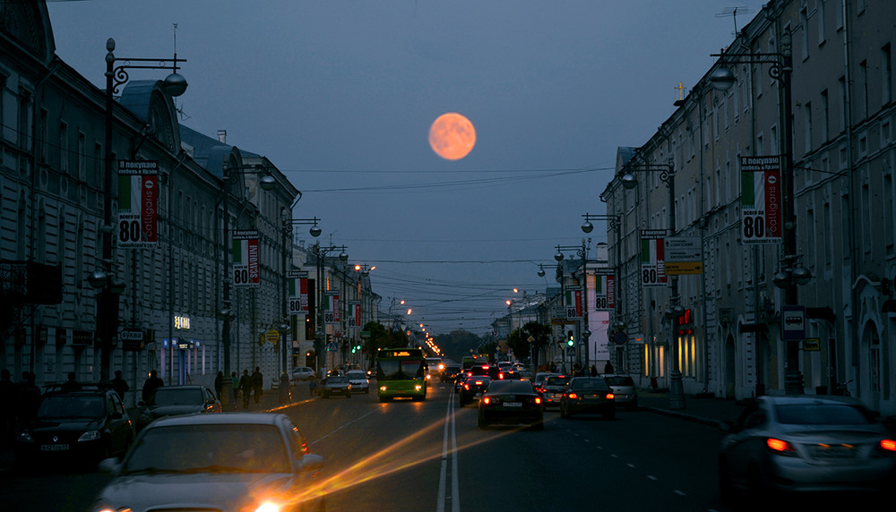 Фотографія Луна над городом / Рулевский Сергей Юрьевич / photographers.ua