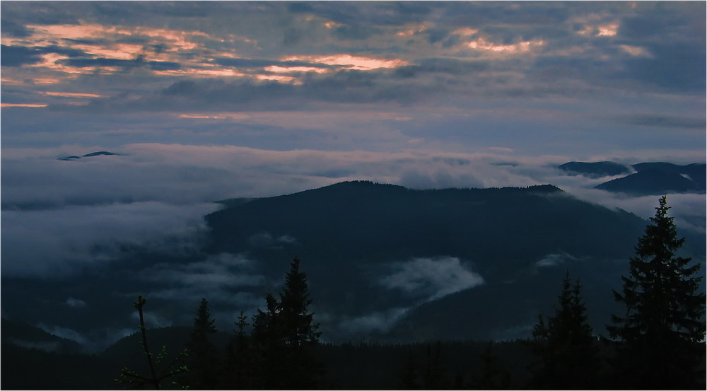 Фотографія "Непогода в горах, непогода..." из песни Ю. Визбора / Леопольд / photographers.ua