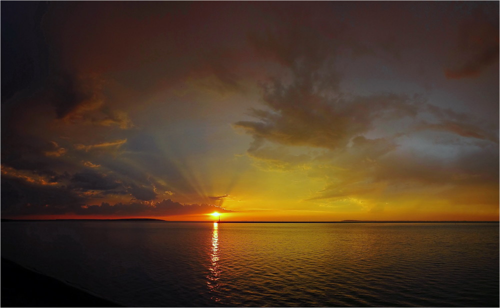 Фотографія Первый летний закат. Немного раньше. / Леопольд / photographers.ua