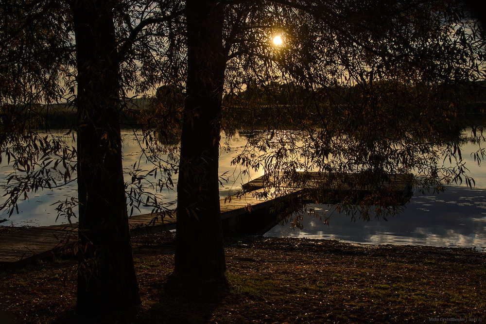 Фотографія Кохання це ... стояти удвох на березі річки і в тиші насолоджуватися як сідає сонце. / Максим Грицаненко / photographers.ua