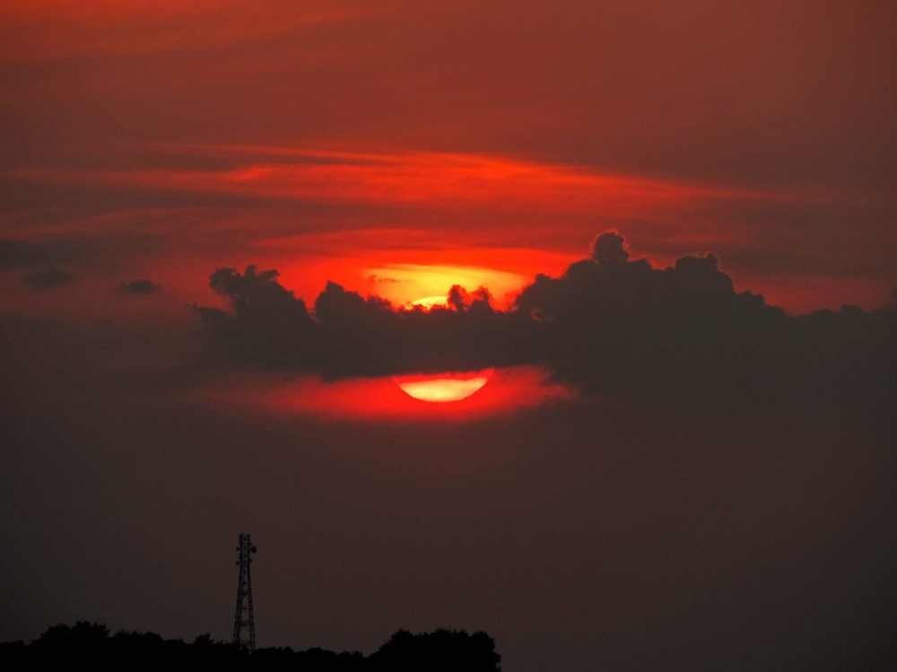 Фотографія Багряний захід сонця / Oleksandr Demchuk / photographers.ua