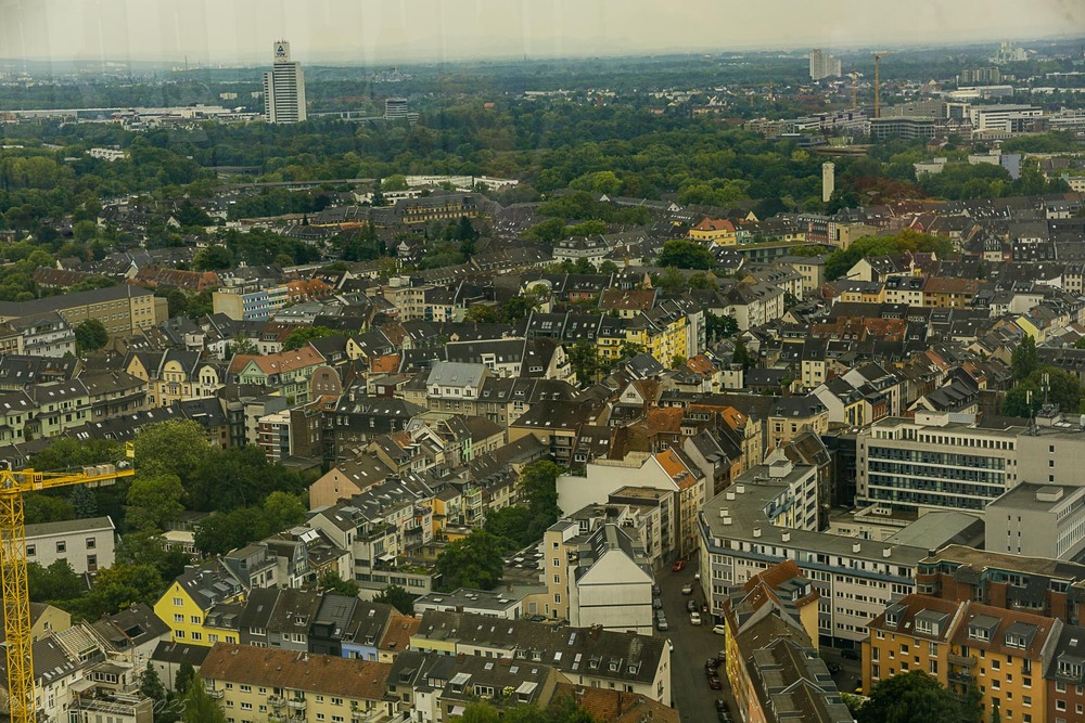 Фотографія Дахи Кельна чарез скло оглядового майданчику / Юрій Лабай / photographers.ua