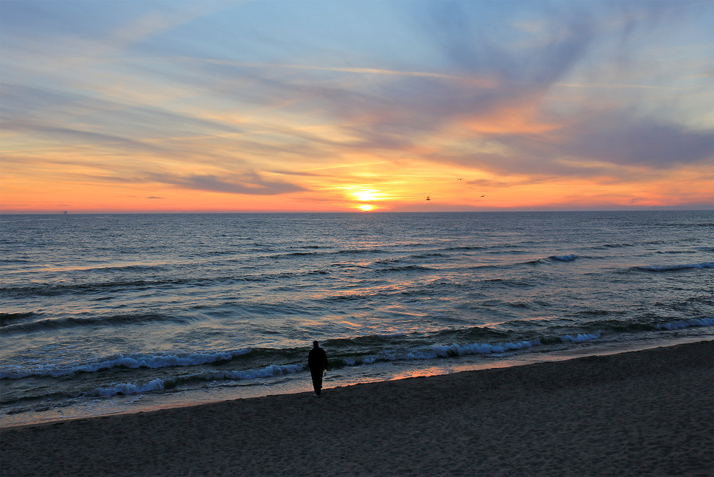 Фотографія Цей захід сонця, як іконостас, пів світу чистим золотом сіяє... / Алекс Сергіїв / photographers.ua