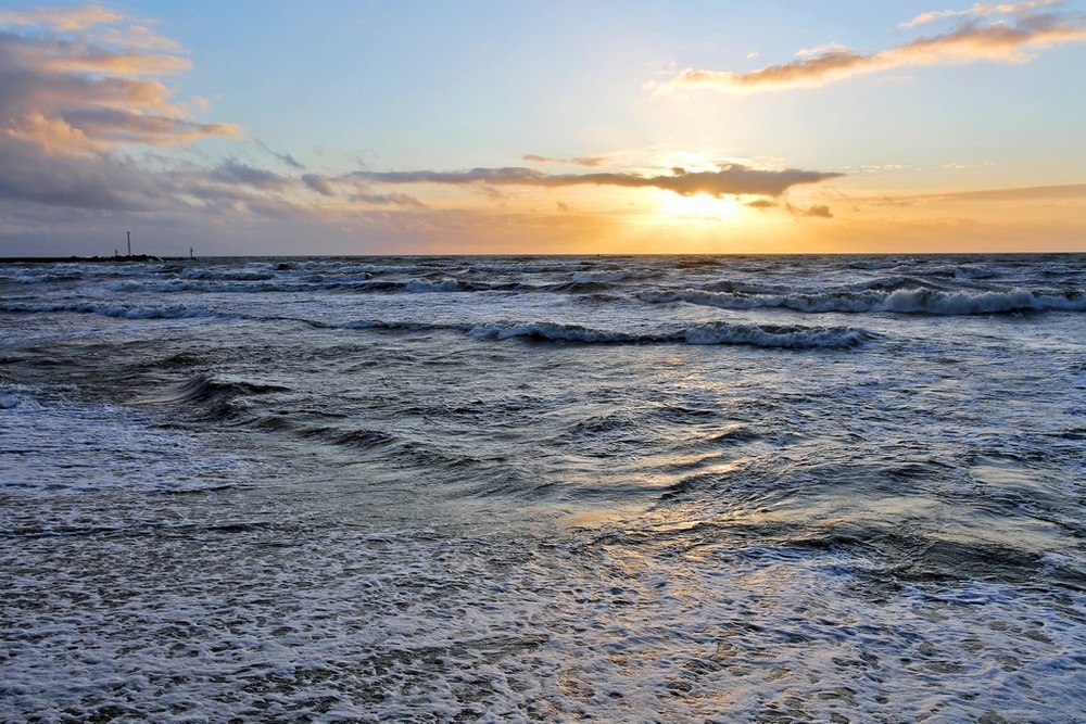 Фотографія Холодне море задзвеніло прозорим сяйвом диких хвиль ... / Алекс Сергіїв / photographers.ua