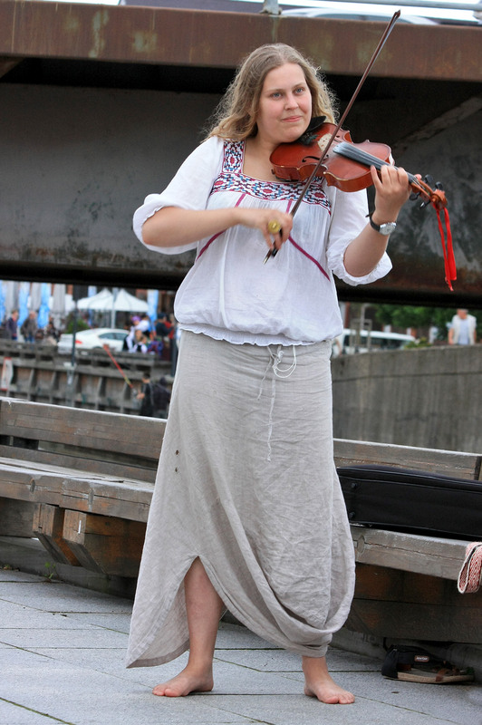 Фотографія Плаче скрипка, хрипучи від болю, плаче, немов птах у неволі... / Алекс Сергіїв / photographers.ua