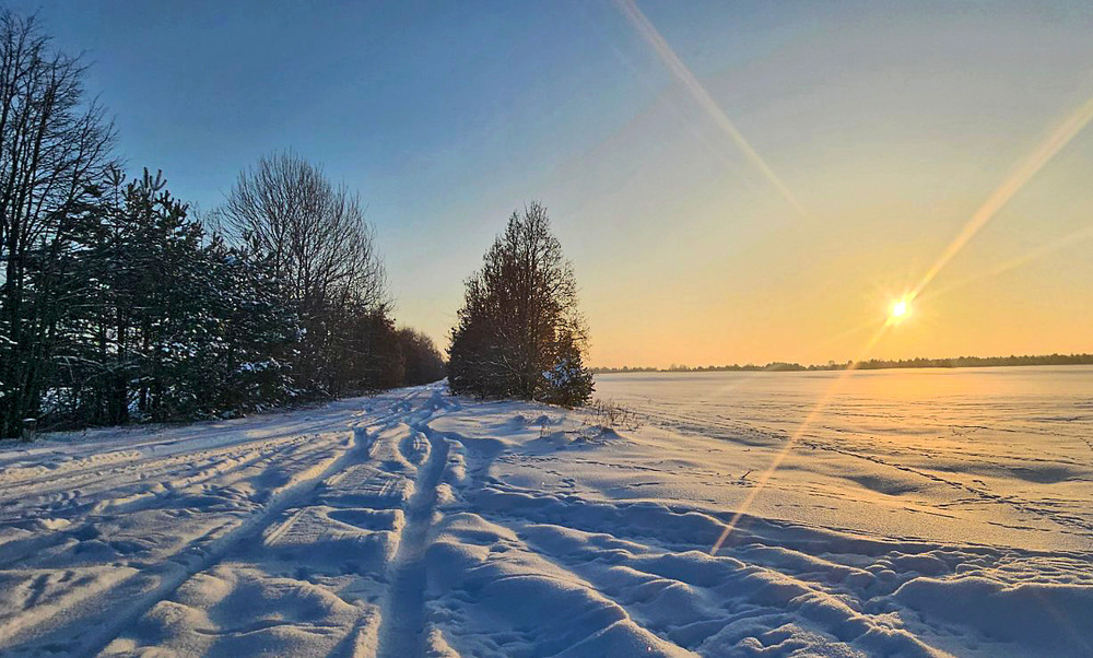 Фотографія Уночі мороз поволі інеєм упав на шлях... Спотикається на полі місяць січень по грудках / Алекс Сергіїв / photographers.ua