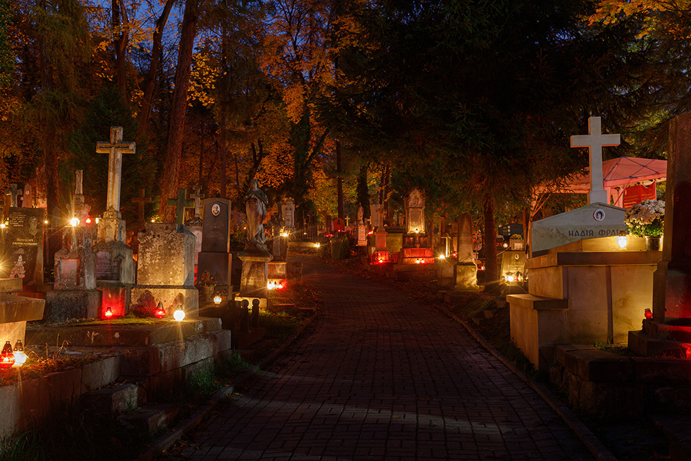 Фотографія Личаківський цвинтар вночі / Лис Павло / photographers.ua