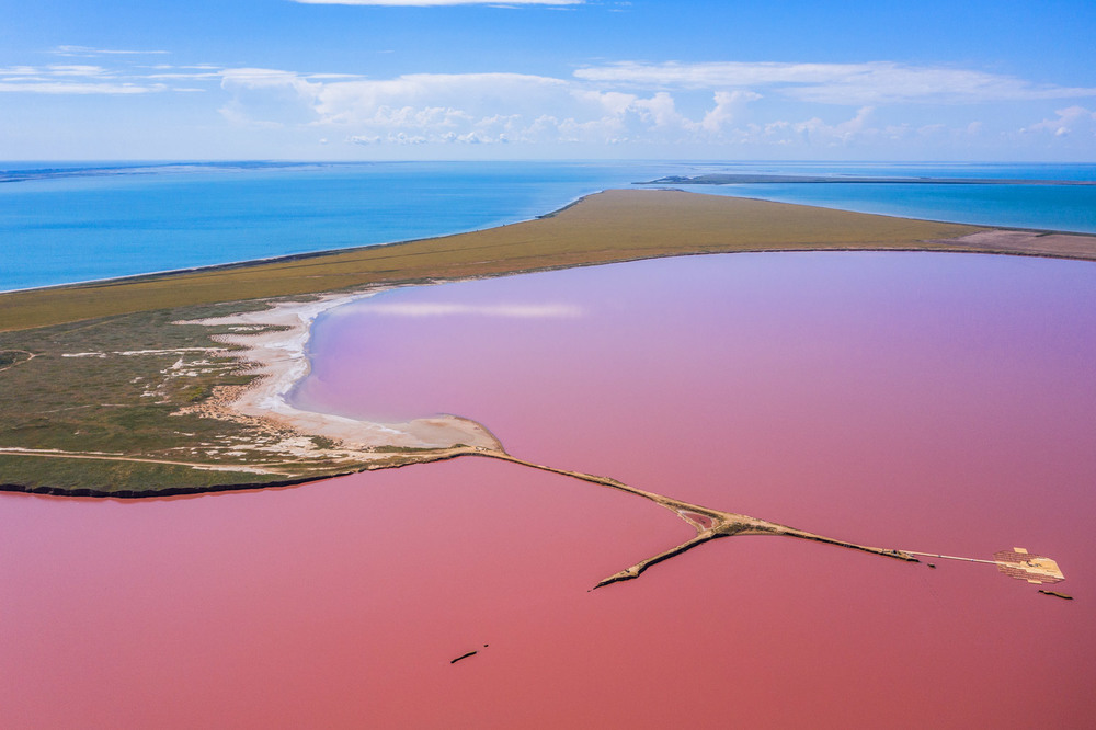 Фотографія Розовое озеро вид с высоты / Eugene Vik / photographers.ua