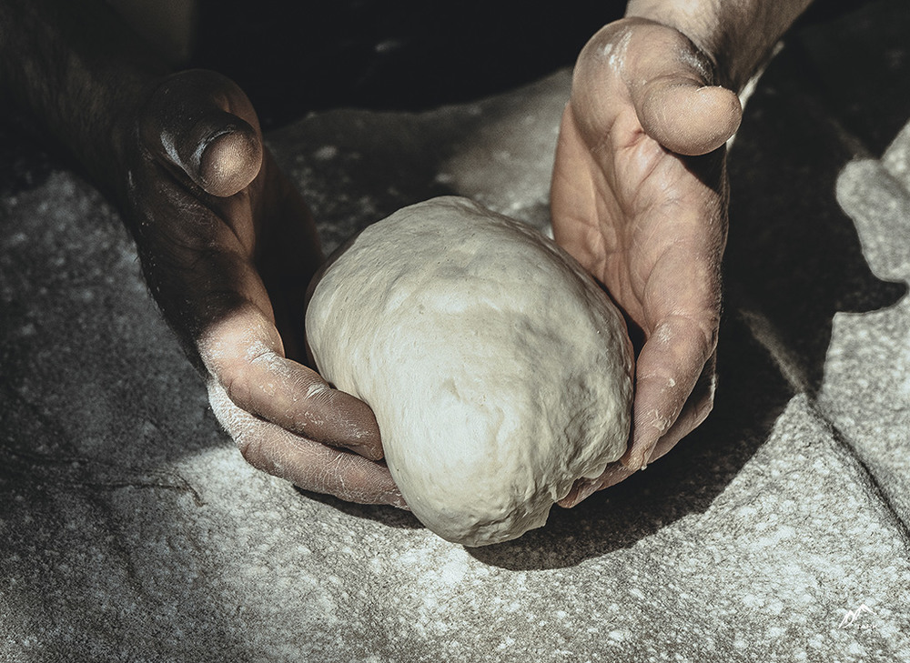 Фотографія руки пекаря / Anatolii Amoshyi / photographers.ua