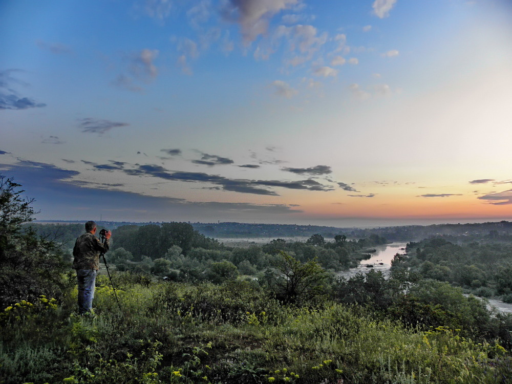 Фотографія Фотохудожник пейзажист в очікувані світанку / Ірина Кулікова / photographers.ua