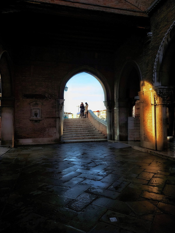 Фотографія В серці стародавньої безтурботності.. Sotto le logge silenziose della Pescheria / Ірина Кулікова / photographers.ua