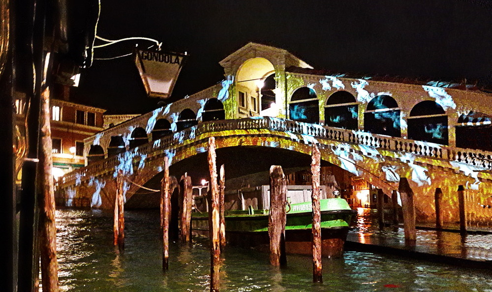 Фотографія Міст Rialto. Венеція. Світлове різдвяне шоу / Ірина Кулікова / photographers.ua