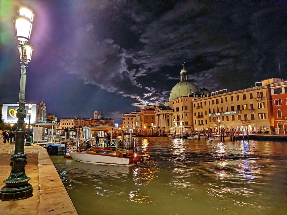 Фотографія Венеція Санта Лучія. Місяць вже не в повені / Ірина Кулікова / photographers.ua