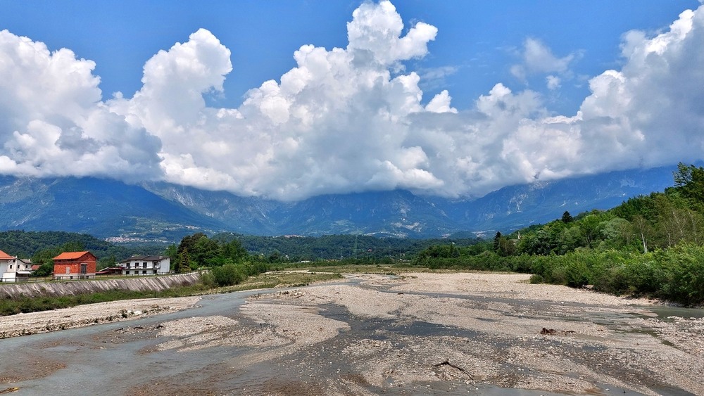 Фотографія Біжать кожен своїм шляхом, водні потоки й хмари.. / Ірина Кулікова / photographers.ua