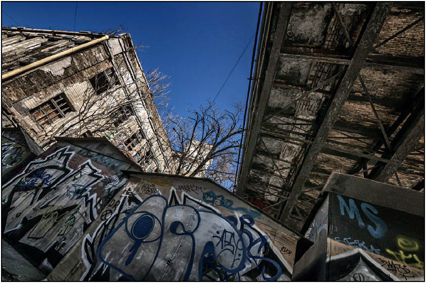 Фотографія Граффити под мостом / Андрей Ясносекирский / photographers.ua