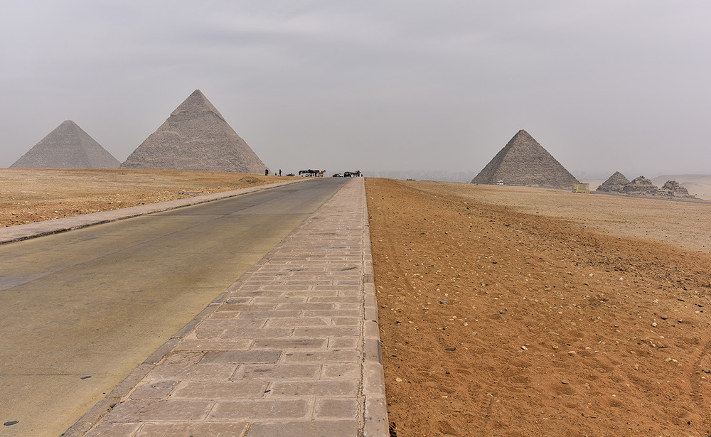 Фотографія The road to the pyramids / D.S. / photographers.ua
