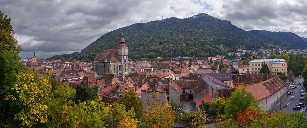 Фотографія Розглядаючи середньовічний Брашов із Чорної башти в похмурий день / Капля Олександр / photographers.ua