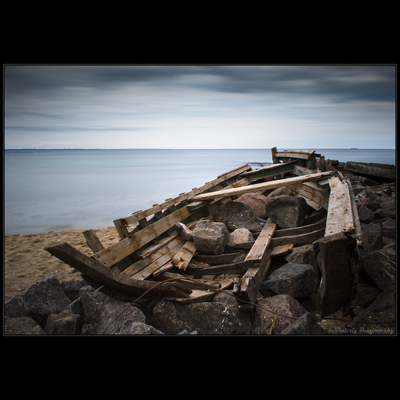Фотографія еще одна вариация на тему разбитой лодки)) / Дмитрий Домбровский / photographers.ua