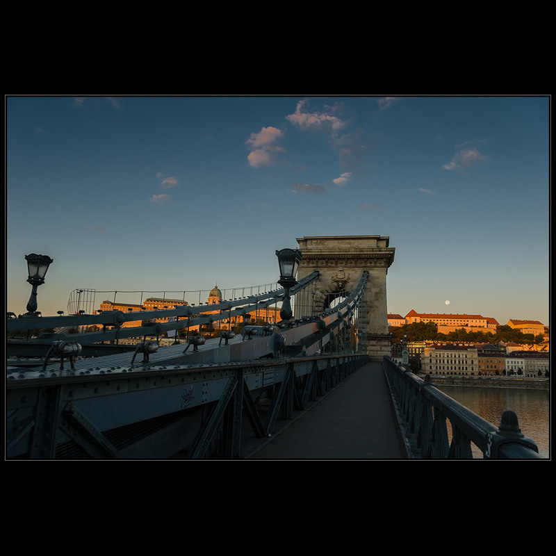 Фотографія Мост Сечени в ранний час (Будапешт) / Дмитрий Домбровский / photographers.ua
