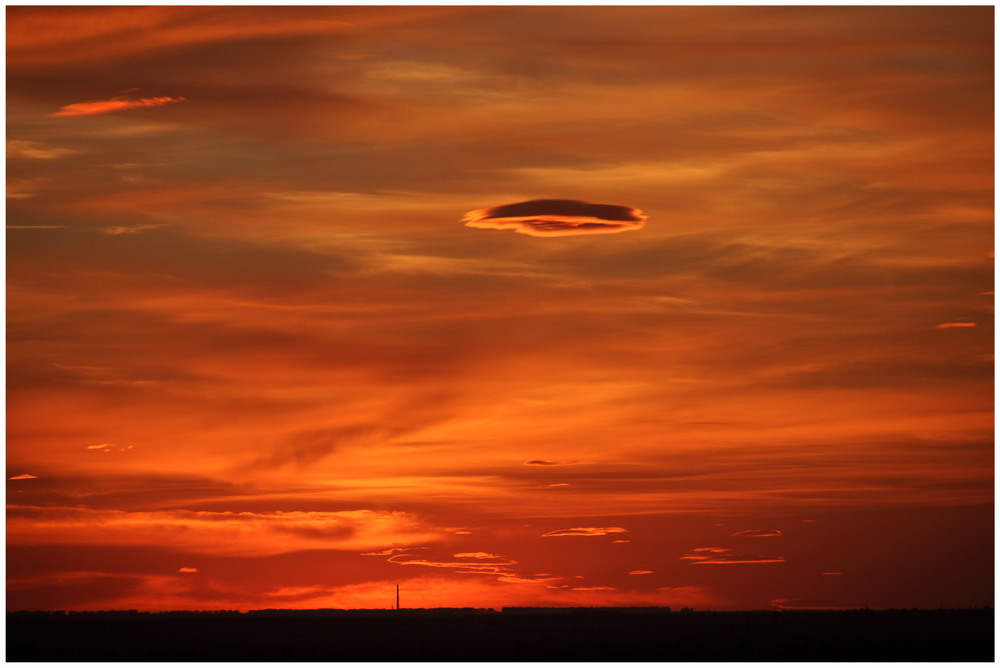 Фотографія НЛО прилетел на закате! / Владимир Каминский / photographers.ua