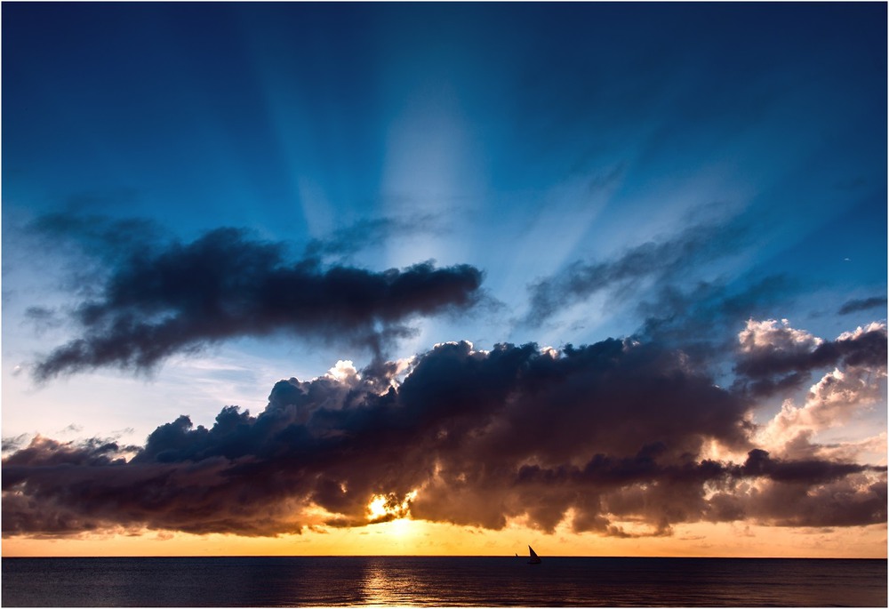 Фотографія Утренние лучи... Знаю, неба непропорционально много, но лучики...! / Макатер Павел / photographers.ua