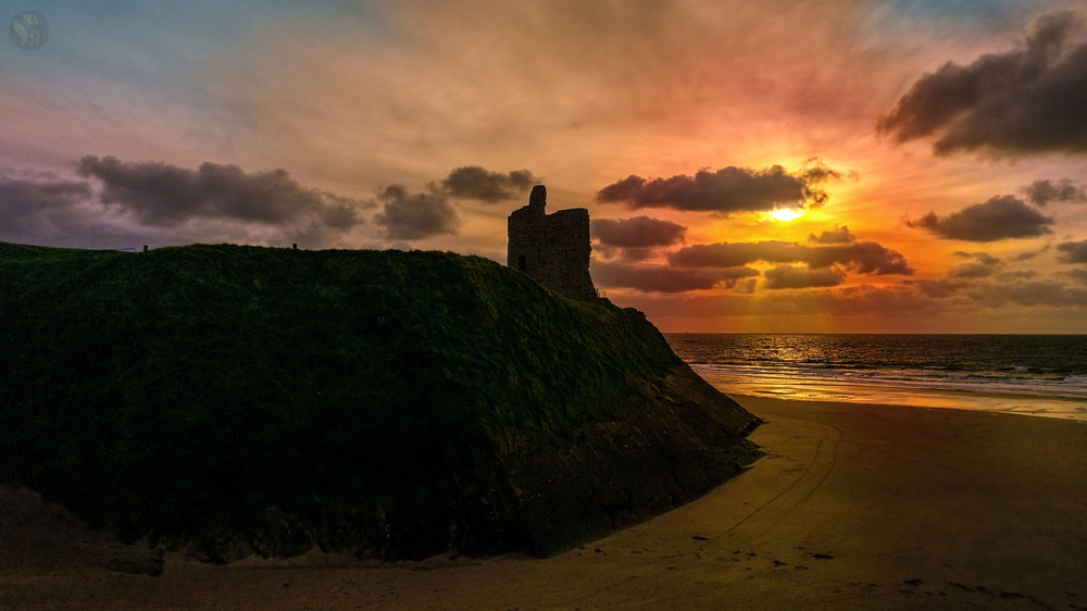 Фотографія Trá carraigeach na hÉireann☀Rocky Irish beach☀Скелястий ірландський пляж з фортецею про окупантів 4 / Сенсей / photographers.ua