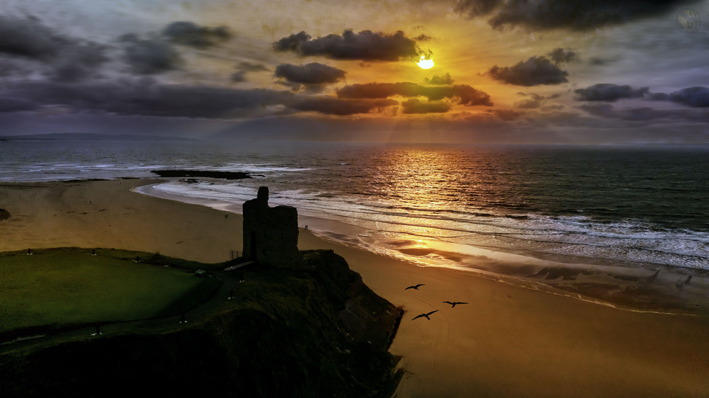 Фотографія Trá carraigeach na hÉireann☀Rocky Irish beach☀Скелястий ірландський пляж з фортецею від окупантів 5 / Сенсей / photographers.ua