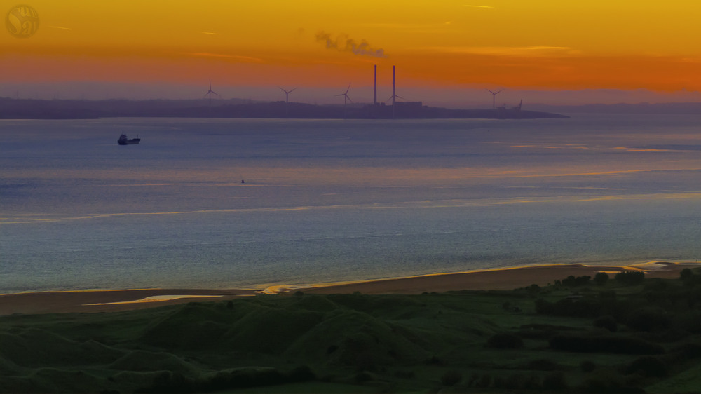 Фотографія Silhouettes of industry on the sunrise ☀ Силуети промисловості на тлі сходу ☀. Co.Kerry, Ireland. / Сенсей / photographers.ua