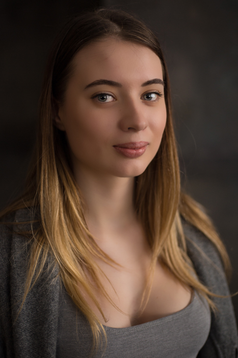Фотографія Евгения, портрет в серых тонах / Константин Гомон / photographers.ua