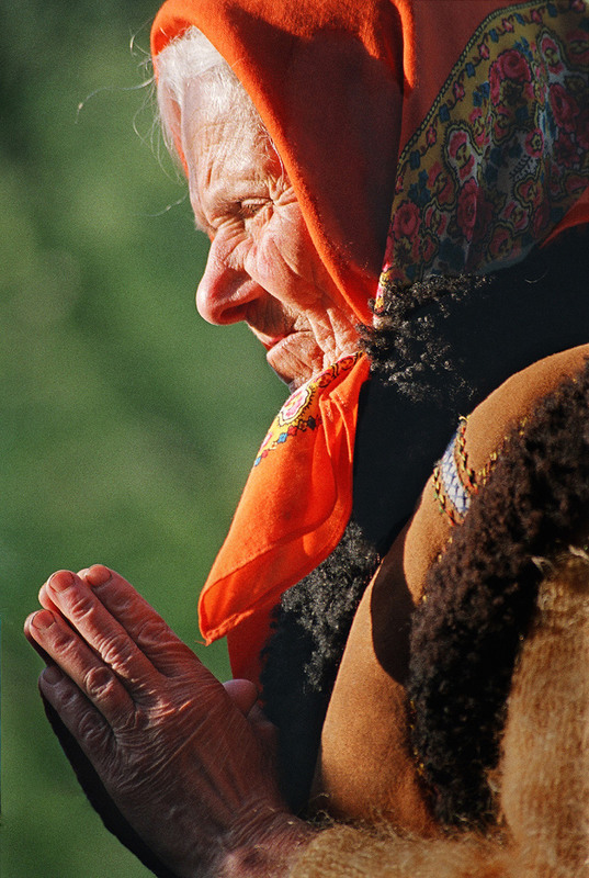 Фотографія Молитва старої гуцулки / Володимир Дубас / photographers.ua