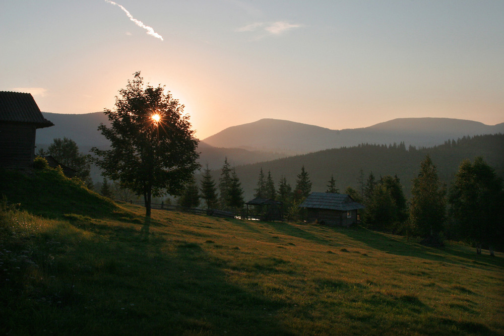 Фотографія Сонце заходить за гори... / Володимир Дубас / photographers.ua