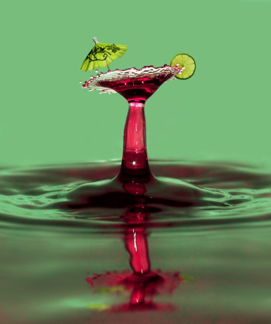 Фотографія смесь белых сортов вина и добавления специй - это М А Р Т И Н И / binocular / photographers.ua