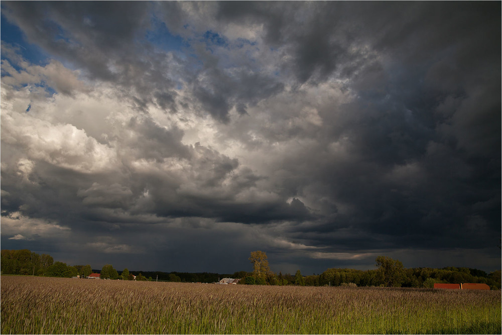 Фотографія наближається темна хмара / Павел Хмур / photographers.ua