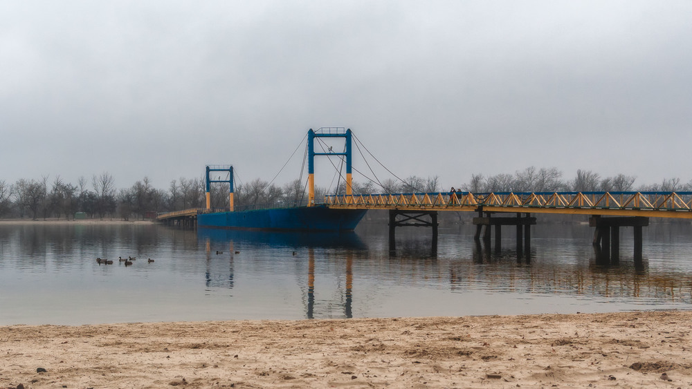 Фотографія Мост-баржа. Гидропарк. Январь. 2019 / Марина Галаджий / photographers.ua