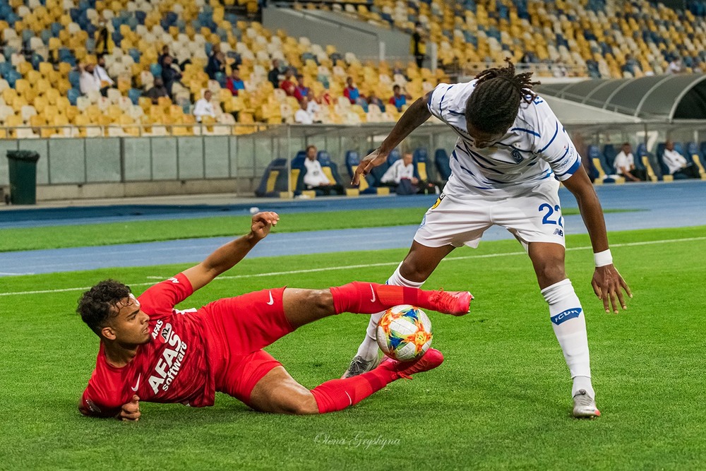 Фотографія Мяч под контролем / Елена Гришина / photographers.ua